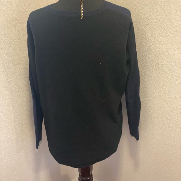 2 FOR $25Vince Cashmere Sweater Navy Blue Black Colorblock Dolman Oversized XS - Picture 4 of 6
